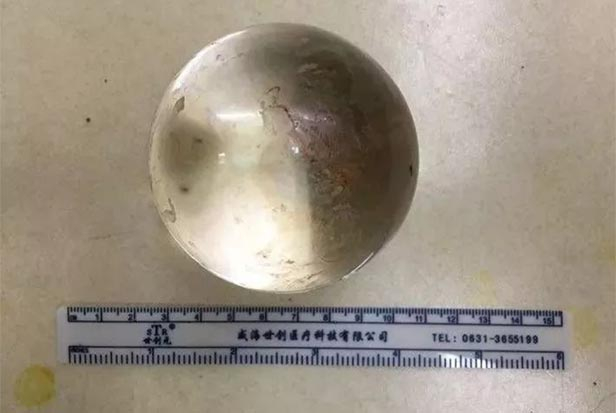 Quả b&oacute;ng c&oacute; đường k&iacute;nh 7cm.