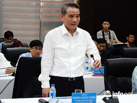 &nbsp;      Bí thư Thành ủy Đà Nẵng Trương Quang Nghĩa xác nh&acirc;̣n vi&ecirc;̣c di dời ga đường sắt Đà Nẵng phải gắn trong t&ocirc;̉ng th&ecirc;̉ dự án x&acirc;y dựng tuy&ecirc;́n đường sắt cao t&ocirc;́c Bắc - Nam (Ảnh: HC)