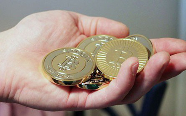 Cu&ocirc;̣c chơi Bitcoin khi&ecirc;́n nhi&ecirc;̀u người đi&ecirc;n đảo.