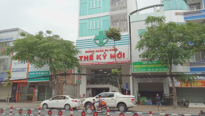 Gi&aacute; kh&aacute;m chữa bệnh, thẩm quyền điều trị nội tr&uacute;, tr&igrave;nh độ chuy&ecirc;n m&ocirc;n của y b&aacute;c sĩ người Việt v&agrave; người Trung Quốc,... l&agrave; những vấn đề m&agrave; dư luận quan t&acirc;m rất nhiều tại ph&ograve;ng kh&aacute;m Thế Kỷ Mới.