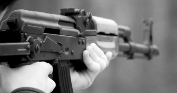 Bài học nhớ đời cho bác "thợ săn" vác AK đi... bắn chuột