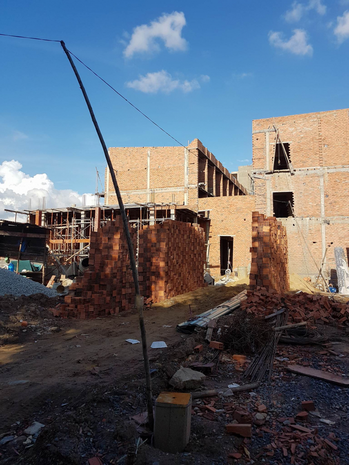 Một c&ocirc;ng tr&igrave;nh c&oacute; dấu hiệu sai ph&eacute;p tr&ecirc;n địa b&agrave;n phường Thạnh Lộc.