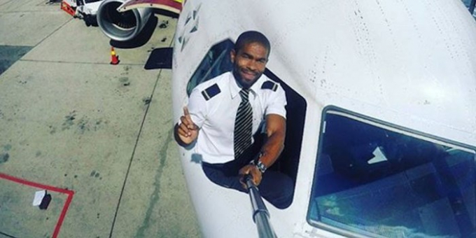 Cho&aacute;ng với h&atilde;ng h&agrave;ng kh&ocirc;ng c&oacute; phi h&agrave;nh đo&agrave;n 'điển trai nhất thế giới'