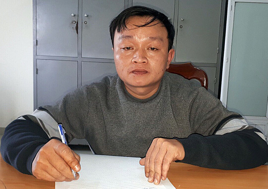 Đối tượng Nguyễn Đ&igrave;nh Thương tại cơ quan c&ocirc;ng an.