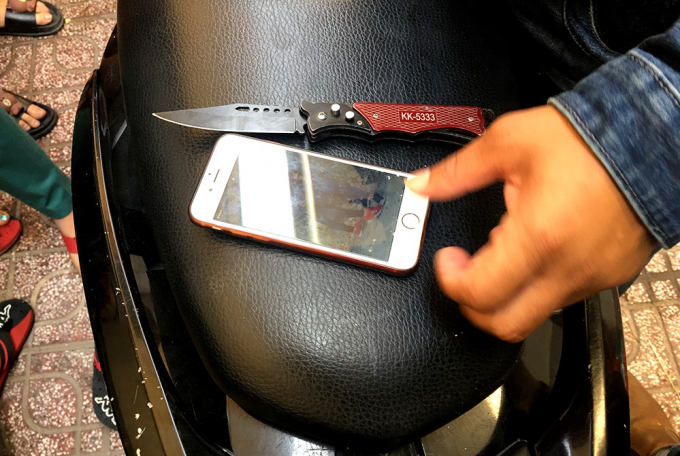 Chiếc điện thoại của nạn nh&acirc;n.