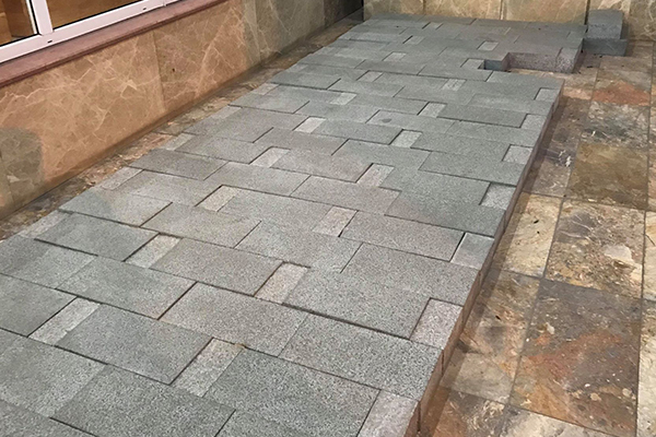 Mẫu đ&aacute; mới dự kiến để l&agrave;m vỉa h&egrave; hồ Gươm