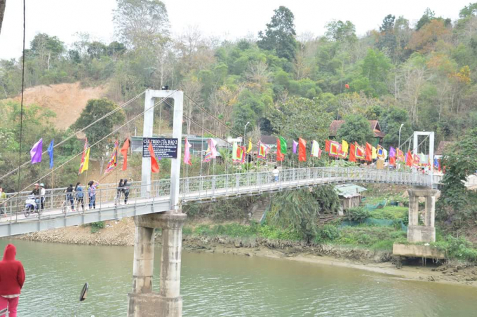 Đền Vạn - Cửa R&agrave;o thuộc x&atilde; X&aacute; Lượng, huyện Tương Dương (Nghệ An).