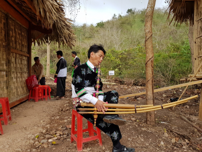 Nghệ An: H&agrave;ng vạn người n&ocirc; nức trẩy hội Đền Vạn - Cửa R&agrave;o