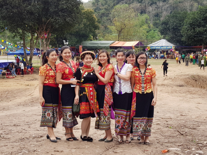 Nghệ An: H&agrave;ng vạn người n&ocirc; nức trẩy hội Đền Vạn - Cửa R&agrave;o