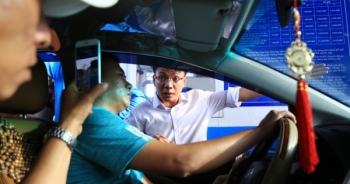 BOT: Dừng quá 5 phút, phạt tài xế đầu tiên