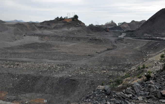 Diện t&iacute;ch đất Cty TNHH MTV 397 sử dụng ngo&agrave;i ranh giới được thu&ecirc; khoảng 53ha tại khu vực mỏ Nam Tr&agrave;ng Bạch.