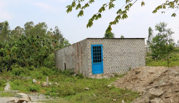 Một căn nh&agrave; x&acirc;y tạm bợ, tr&aacute;i ph&eacute;p được ph&aacute;t hiện tại phường H&ograve;a Kh&aacute;nh Nam (quận Li&ecirc;n Chiểu). Ảnh: TẤN VIỆT