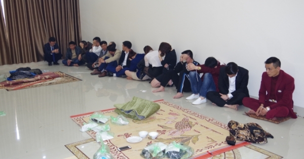 Hà Nam: Bắt số lượng khủng "con bạc" đang sát phạt nhau bằng hình thức xóc đĩa