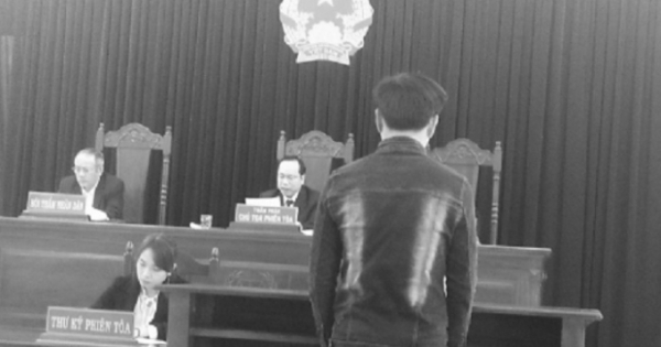 Lần đầu tuyên án tù với "quái xế" xe máy điện