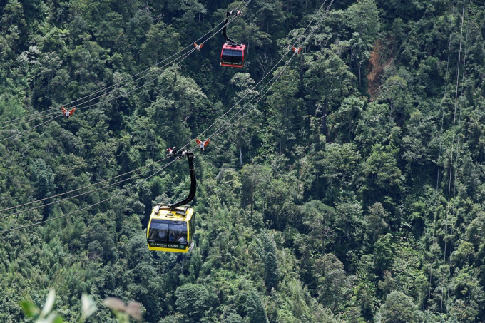 Du ngoạn quần thể t&acirc;m linh k&igrave; vĩ tại Fansipan