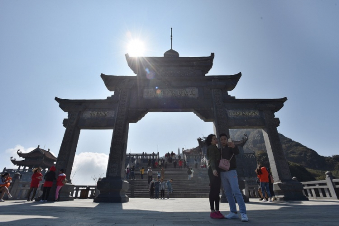 Du ngoạn quần thể t&acirc;m linh k&igrave; vĩ tại Fansipan