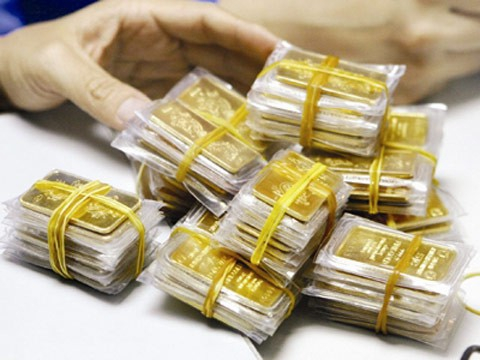 Kh&aacute;ch h&agrave;ng tố chưa nhận 3 lượng v&agrave;ng nhưng Eximbank khẳng định đ&atilde; tất to&aacute;n từ năm 2013. (Nguồn: D&acirc;n Việt)