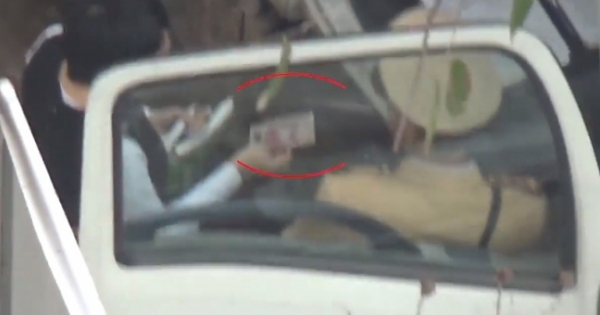 CSGT nhận tiền để bỏ qua cho người vi phạm đối mặt mức án nào?