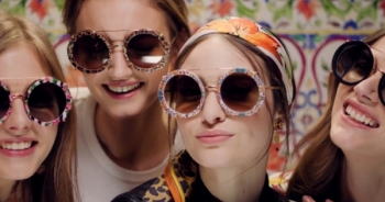 Bản tin Thời trang Plus số 51: Những chiếc kính “biết nói” trong BST mới nhất của D&G chào đón hè