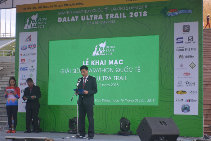 &Ocirc;ng Nguyễn Tiến Hải- Ph&oacute; gi&aacute;m đốc Sở Văn h&oacute;a, Thể thao v&agrave; Du lịch tỉnh L&acirc;m Đồng ph&aacute;t biểu tại buổi khai mạc.