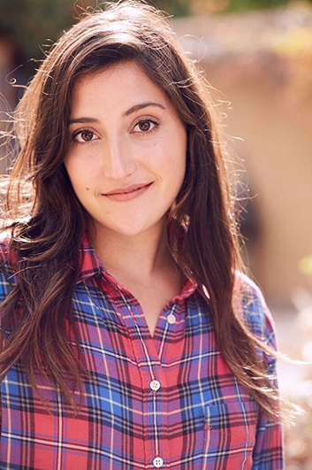 Hayley Goldstein (vai bạn th&acirc;n&nbsp;Emily)&nbsp;l&agrave; diễn vi&ecirc;n được biết đến qua c&aacute;c phim Escape Room&nbsp;(2017),&nbsp;Division III: Football's Finest&nbsp;(2011) and&nbsp;Underground(2011).