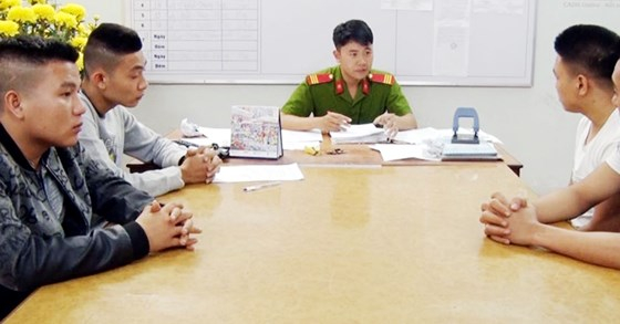 Nh&oacute;m đối tượng g&acirc;y &aacute;n tại cơ quan c&ocirc;ng an. (Ảnh: b&aacute;o C&ocirc;ng an nh&acirc;n d&acirc;n)