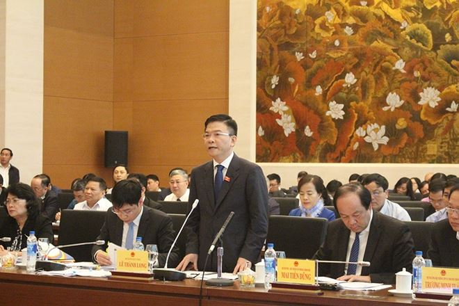 Bộ trưởng L&ecirc; Th&agrave;nh Long trả lời chất vấn tại phi&ecirc;n họp 22