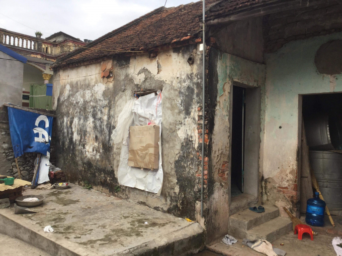 Nỗi nhọc nhằn của người mẹ mắc bệnh ung thư giai đoạn cuối nằm liệt giường nu&ocirc;i hai con nhỏ