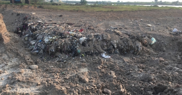 Những góc khuất trong vụ lãnh đạo xã bị "tố" câu kết với chủ lò gạch chôn rác trái phép ở Hải Dương