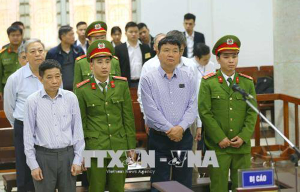 C&aacute;c bị c&aacute;o tại to&agrave;. (Ảnh: b&aacute;o TTXVN)