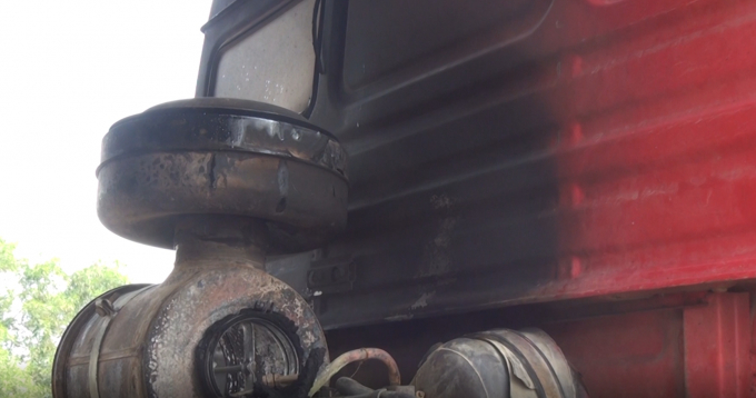 TP HCM: Xe ben ch&aacute;y tr&ecirc;n cao tốc, t&agrave;i xế chạy bộ hơn 1km nhờ trợ gi&uacute;p