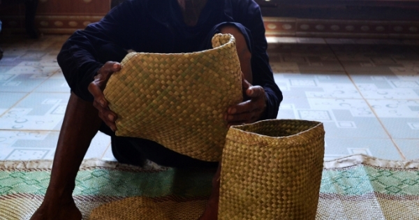 Người con gái M’Nông đi lấy chồng sẽ được của hồi môn là túi đựng cơm