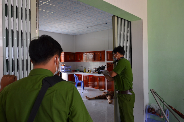 Hiện trường xảy ra vụ việc. (Ảnh: b&aacute;o C&ocirc;ng an nh&acirc;n d&acirc;n)