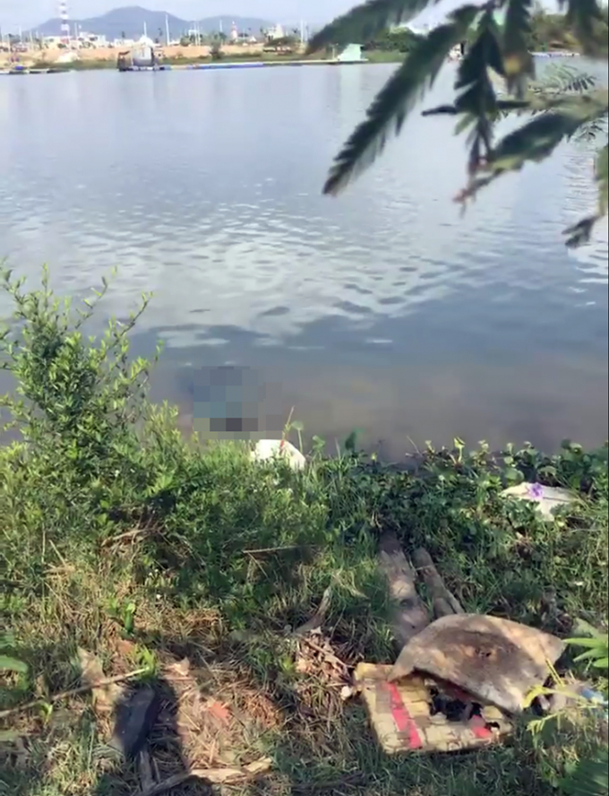 Hiện trường nơi người d&acirc;n ph&aacute;t hiện thi thể của Đức.