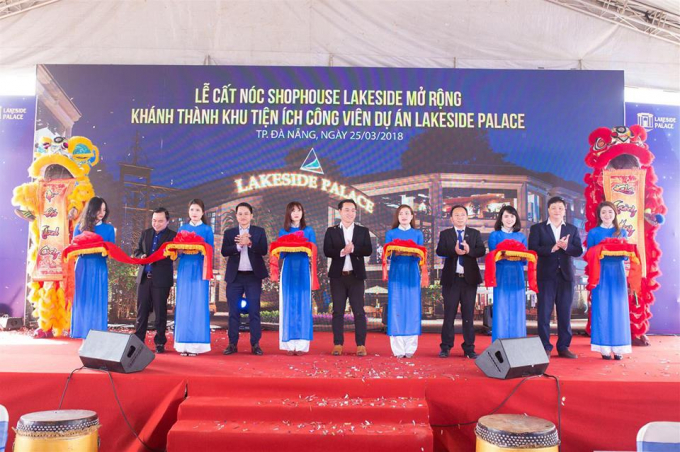 C&ocirc;ng vi&ecirc;n quần thể dự &aacute;n Lakeside Palace&nbsp;tổng vốn hơn 10 tỷ đồng cho 6 tiểu c&ocirc;ng vi&ecirc;n chủ đề kh&aacute;c nhau.