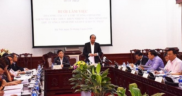 Thủ tướng khen ngợi Bộ Tư pháp và Bộ trưởng Lê Thành Long