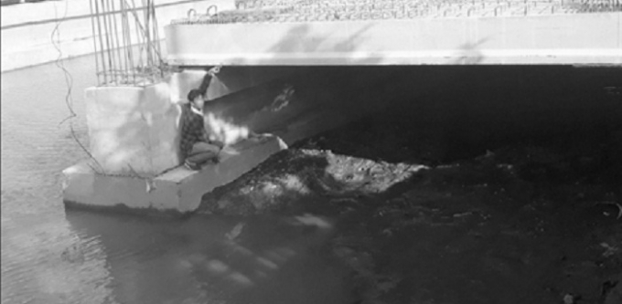 Cầu T&acirc;n Hiệp thi c&ocirc;ng dang dở, bị người d&acirc;n phản ứng v&igrave; độ th&ocirc;ng thuyền qu&aacute; thấp.