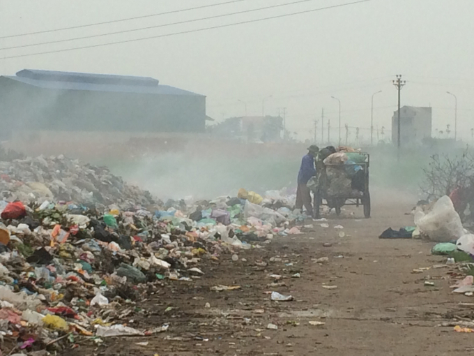 Ph&uacute; Thọ: N&uacute;i r&aacute;c &ldquo;bức tử&rdquo; trường mầm non