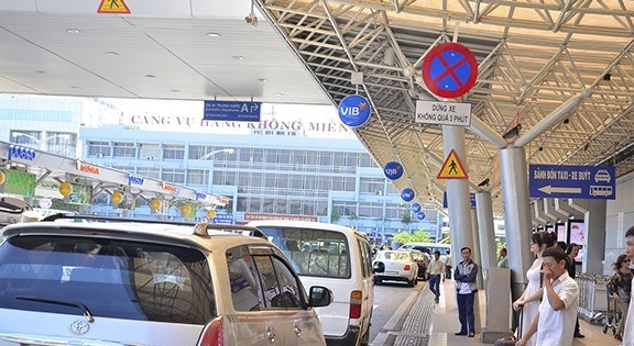 Bất chấp kết luận của Thanh tra Chính phủ, ACV vẫn thu phí ô tô đón trả khách