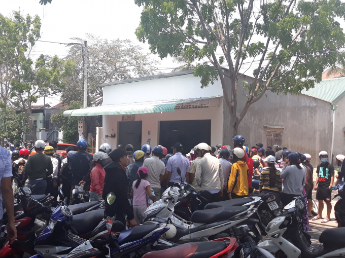 Hiện trường vụ nổ s&uacute;ng l&agrave;m 1 người chết v&agrave; 1 người bị thương.