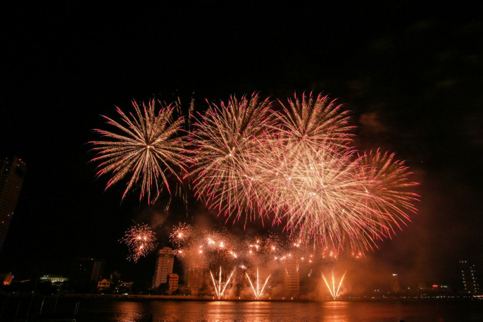 Chỉ c&ograve;n 1 th&aacute;ng nữa, lễ hội ph&aacute;o hoa được chờ đợi tr&ecirc;n s&ocirc;ng H&agrave;n sẽ ch&iacute;nh thức bắt đầu.