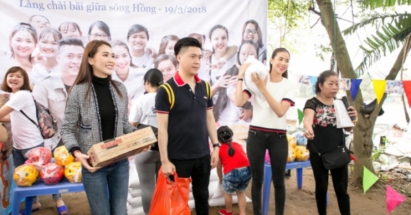 Phạm Hương, Tường Linh ân cần thăm hỏi người dân bãi giữa sông Hồng