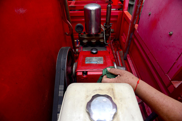 M&aacute;y bơm c&ocirc;ng suất 5HP (5 m&atilde; lực) được lắp đặt tr&ecirc;n xe.