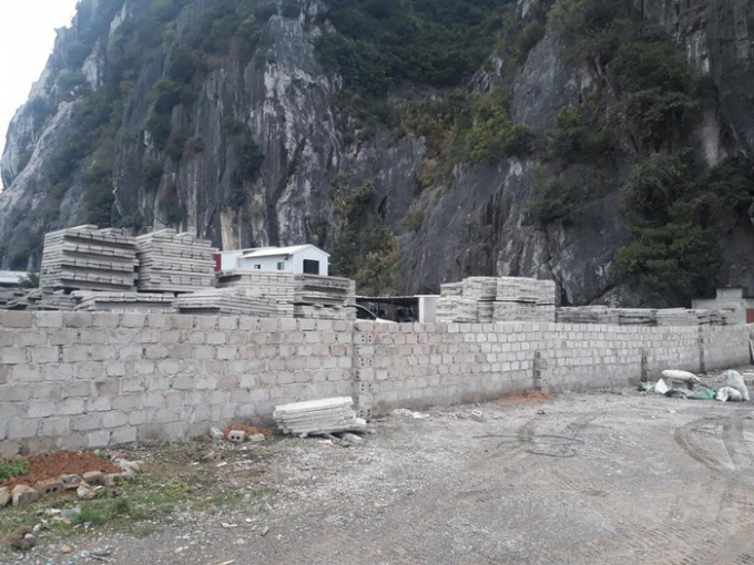 Một g&oacute;c nhỏ của c&ocirc;ng tr&igrave;nh nh&agrave; xưởng của C&ocirc;ng ty TNHH Đức Ngọc x&acirc;y dựng tr&aacute;i ph&eacute;p hoạt động ngang nhi&ecirc;n