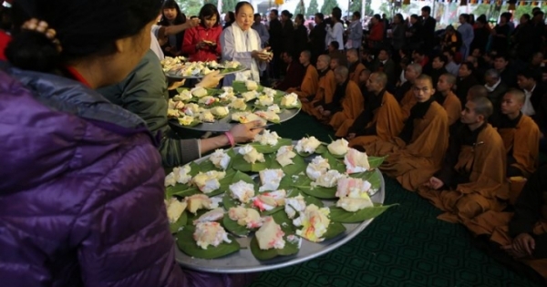 7.000 người ăn chay, dùng lá mít thay đĩa nhựa để bảo vệ môi trường