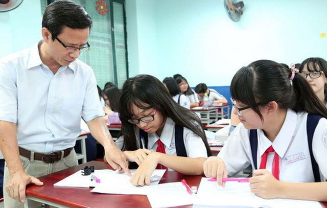 Sẽ c&oacute; khoảng 900.000 gi&aacute;o vi&ecirc;n phổ th&ocirc;ng được bồi dưỡng chương tr&igrave;nh GDPT mới