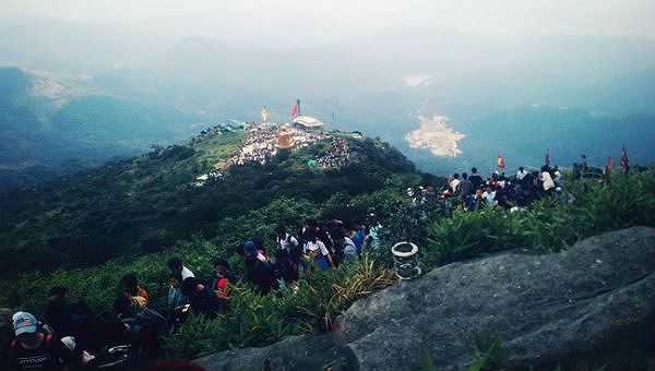 Non thi&ecirc;ng Y&ecirc;n Tử l&agrave; một trong những miền đất t&acirc;m linh nổi tiếng trong t&acirc;m thức người d&acirc;n Việt Nam.