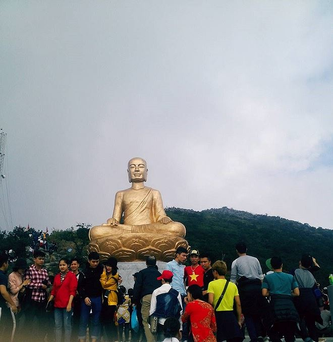 Tượng đồng Phật ho&agrave;ng Trần Nh&acirc;n T&ocirc;ng