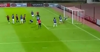 Clip: Pha cứu thua đẳng cấp của thủ thành Văn Lâm ở CLB Muangthong United