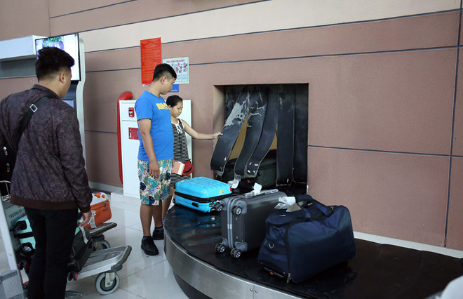 Việc kiểm so&aacute;t h&agrave;nh l&yacute; cho h&agrave;nh kh&aacute;ch đi m&aacute;y bay bị cho l&agrave; vẫn c&ograve;n nhiều kẽ hở